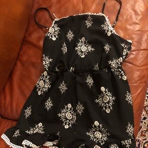 Cute black and cream romper nighty. Rampage, small.